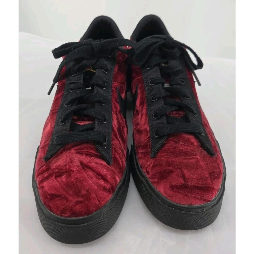 Nike Sweet Classic Sneaker Red And Black‎ Velour HOH Sample Sz 9 Rare